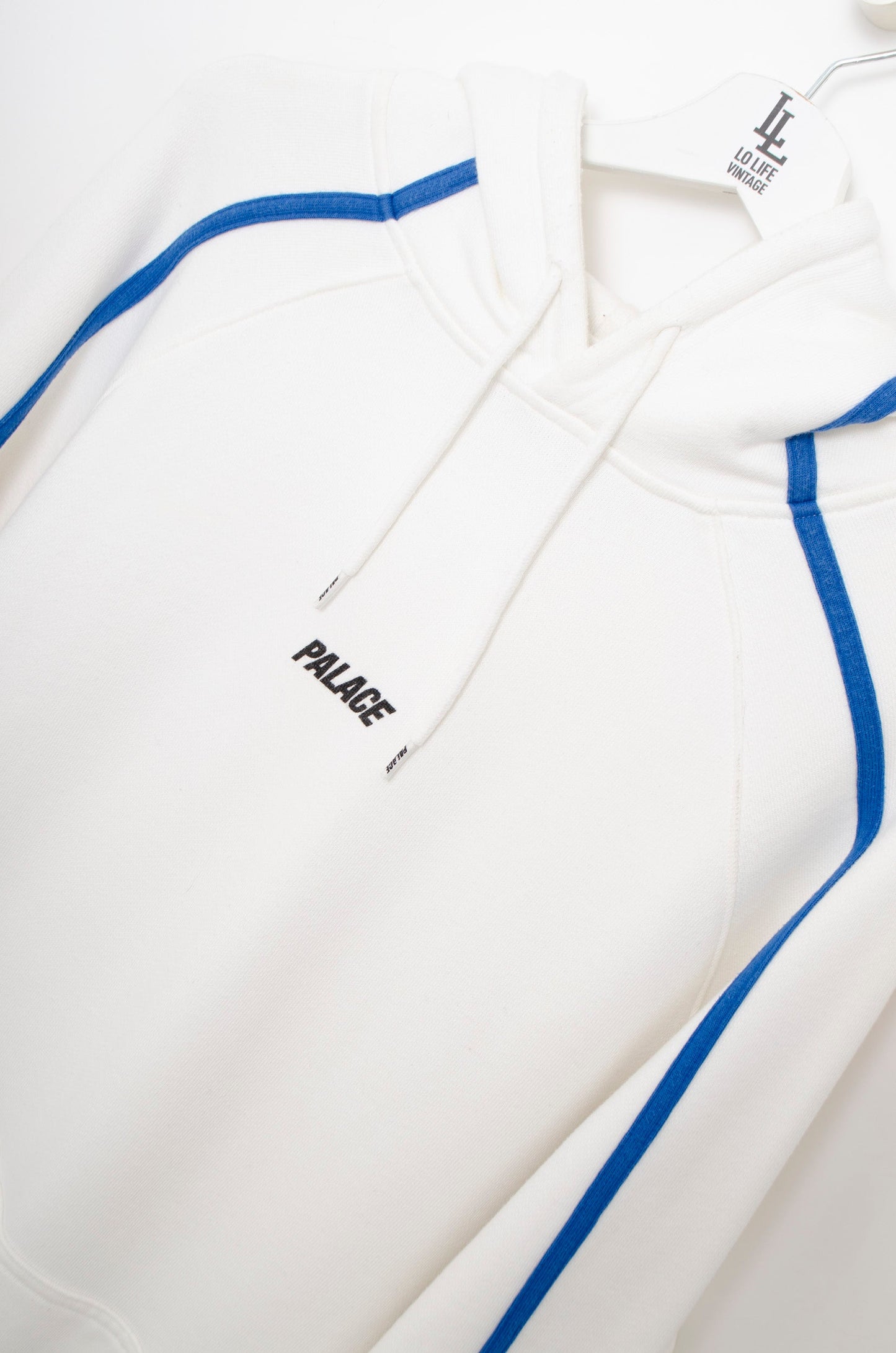 PALACE WHITE HOODIE