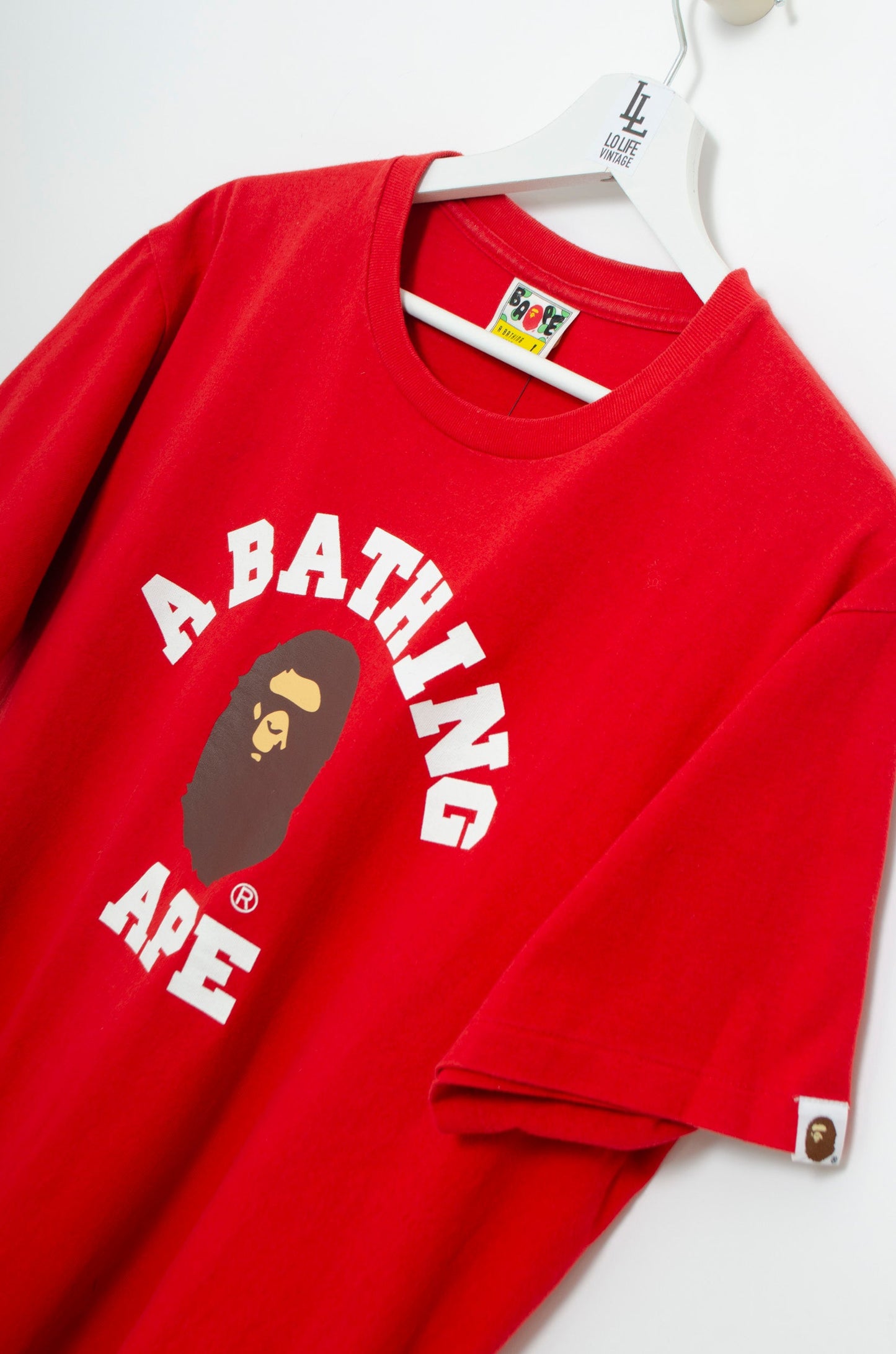 CAMISETA BAPE ROJA ESTAMPADA