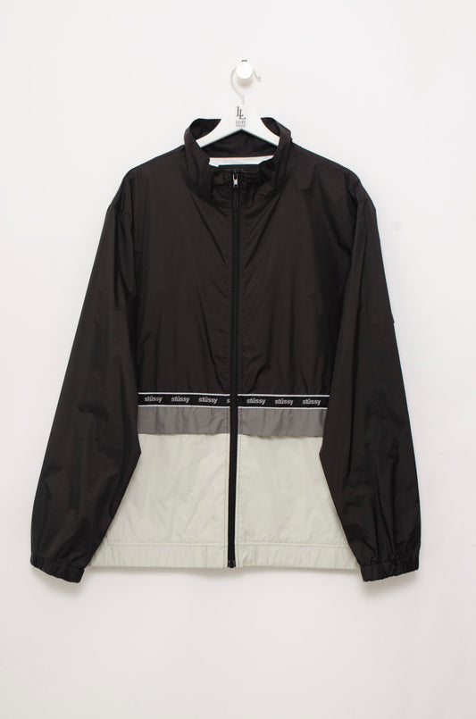 CHAQUETA IMPERMEABLE STUSSY