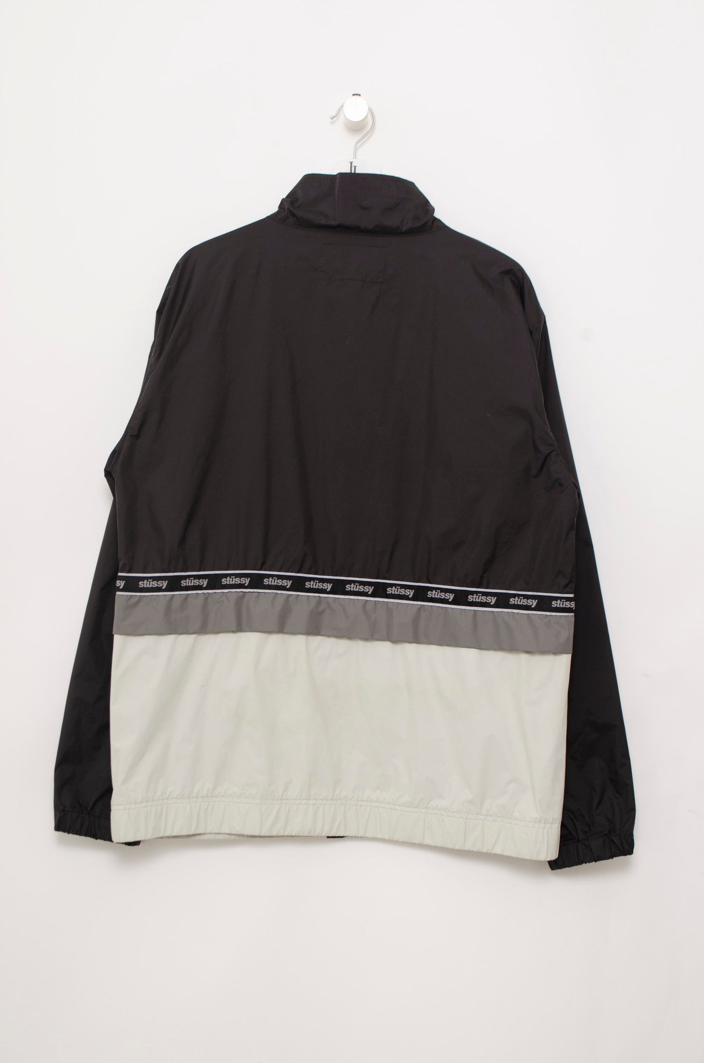 CHAQUETA IMPERMEABLE STUSSY